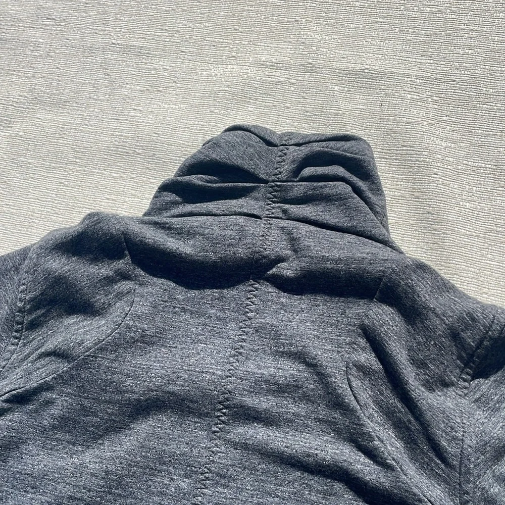 Lululemon That’s a Wrap Jacket in Heathered Snow